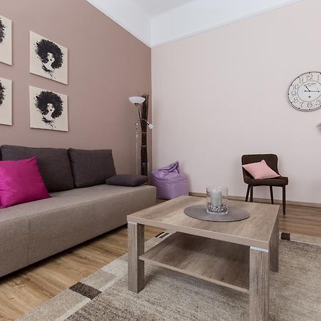 Bpm: Dob70 Classic Apartment In Downtown Budapesta Cameră foto
