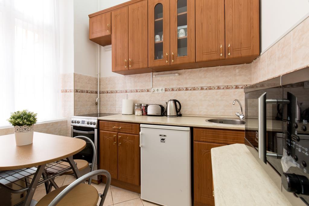 Bpm: Dob70 Classic Apartment In Downtown Budapesta Cameră foto