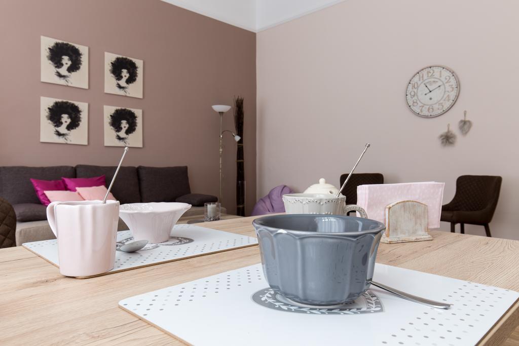 Bpm: Dob70 Classic Apartment In Downtown Budapesta Cameră foto