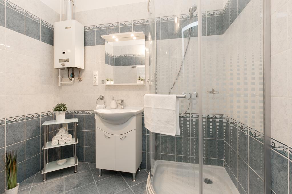 Bpm: Dob70 Classic Apartment In Downtown Budapesta Cameră foto